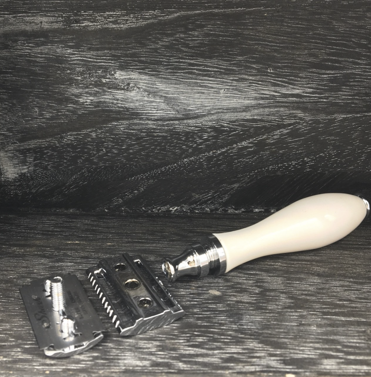 Parker - 111W Safety Razor, 3 piece, White Resin Handle